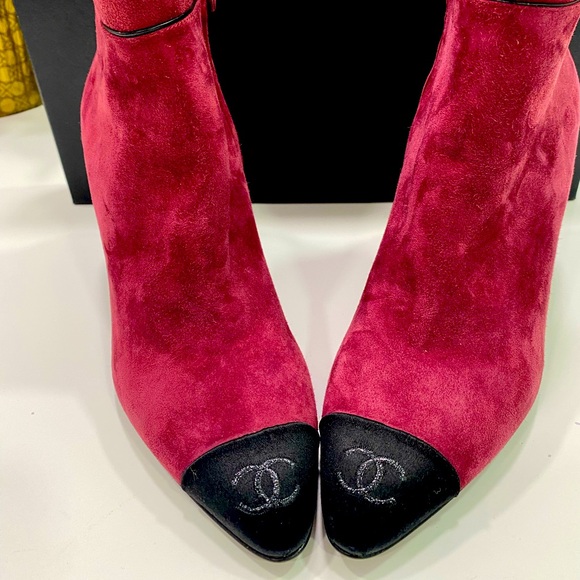 Chanel short boots
Brand New. - Picture 4 of 16